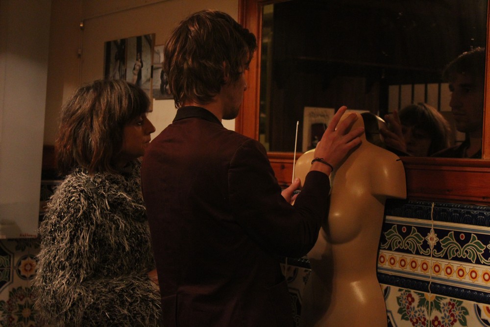 L'artiste Thibault Kantor en exposition de photos à la boutique 'Il est une fois' à Bruxelles.